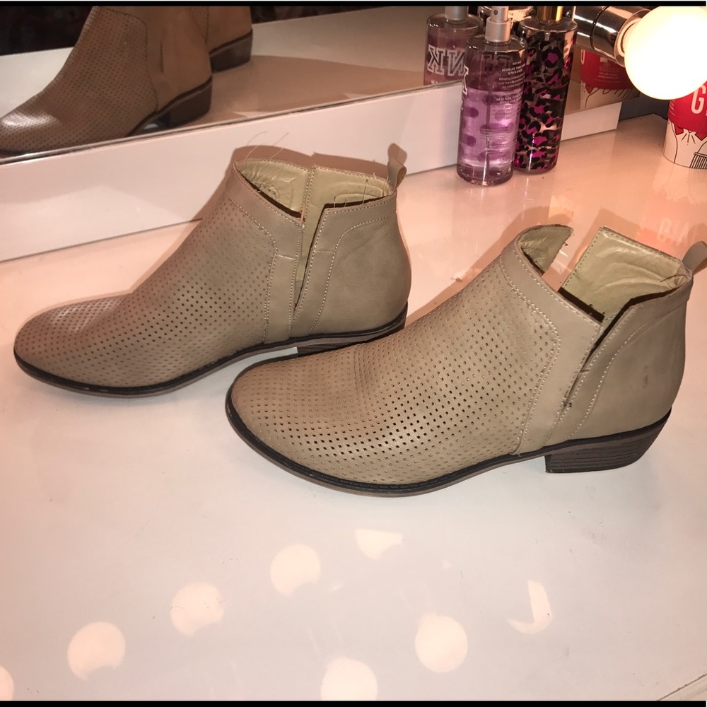 tan booties